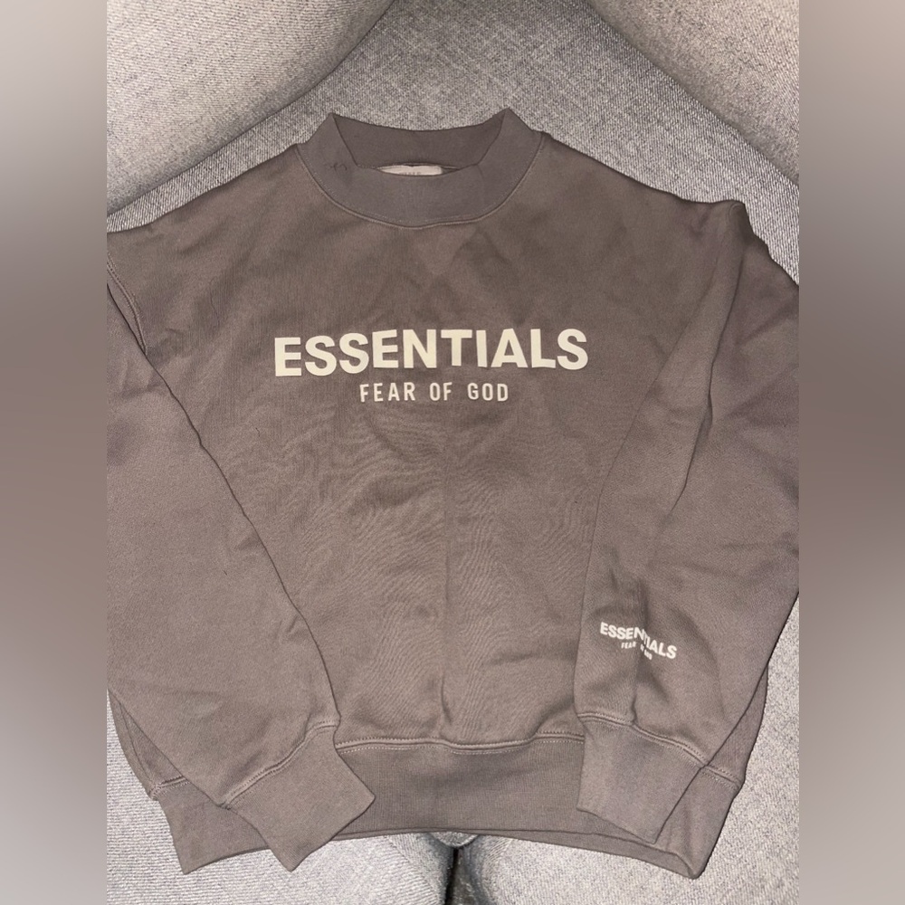Essential Crew Neck